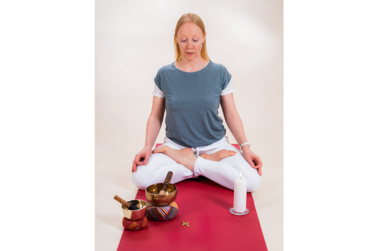 yoga-for-christ-lotussitz-L1009849